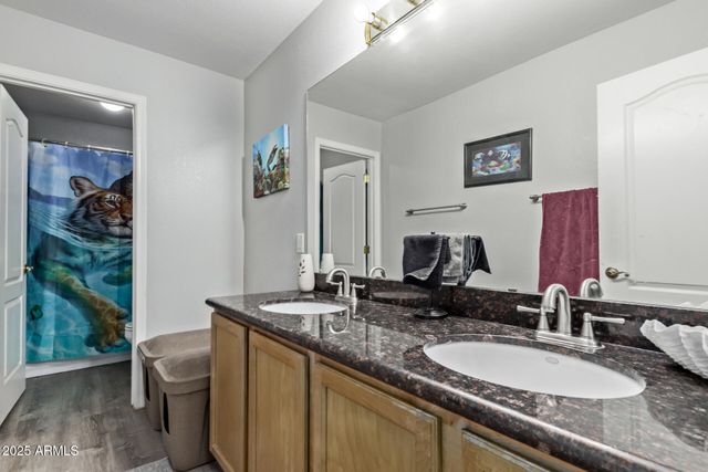 5512 E Holmes Avenue, Mesa, AZ 85206