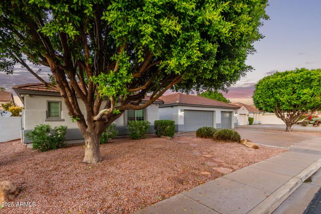 5512 E Holmes Avenue, Mesa, AZ 85206