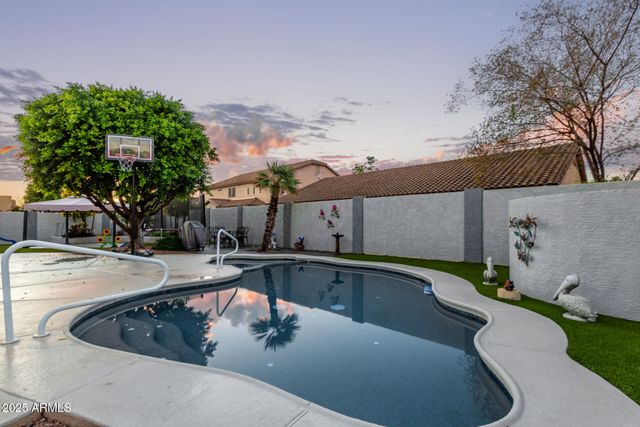 5512 E Holmes Avenue, Mesa, AZ 85206