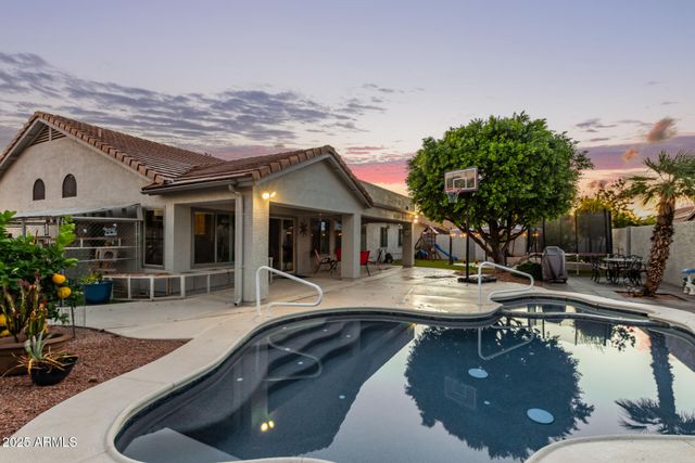 5512 E Holmes Avenue, Mesa, AZ 85206