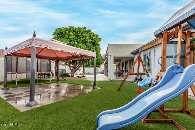 5512 E Holmes Avenue, Mesa, AZ 85206