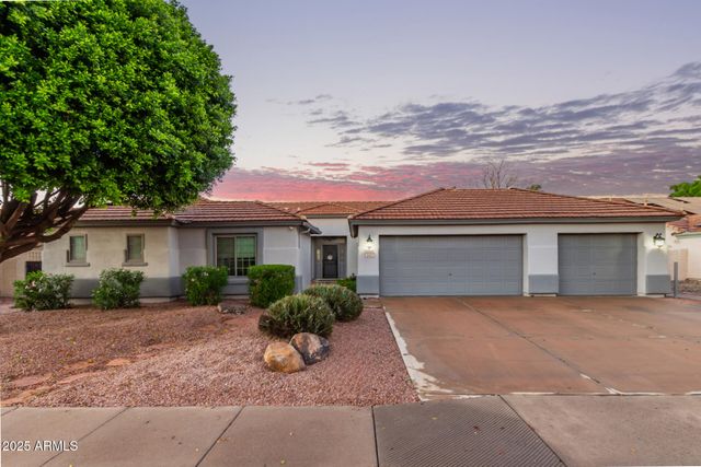 5512 E Holmes Avenue, Mesa, AZ 85206