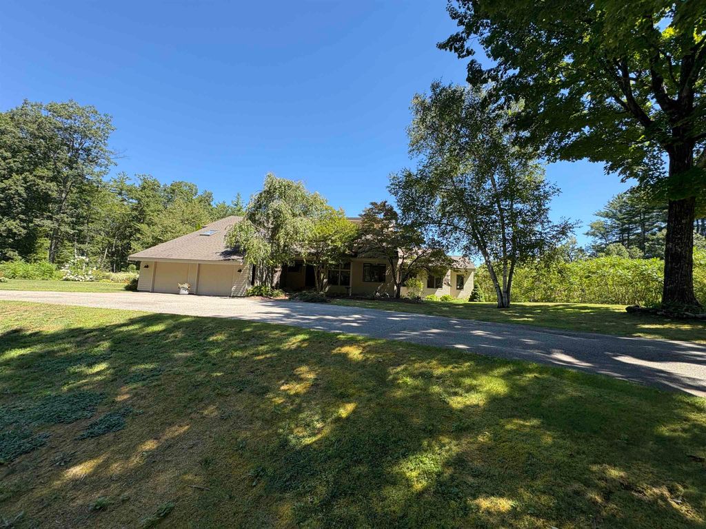 29 Southgate Road, Hollis, NH 03049