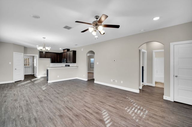 322 S Watson Street, Alvarado, TX 76009