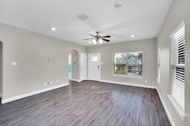 322 S Watson Street, Alvarado, TX 76009