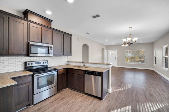 322 S Watson Street, Alvarado, TX 76009