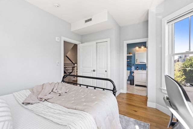 335 Maverick Street 3, Boston, MA 02128