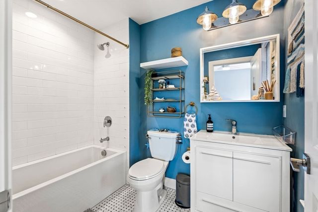 335 Maverick Street 3, Boston, MA 02128