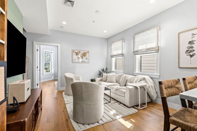 335 Maverick Street 3, Boston, MA 02128