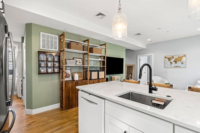 335 Maverick Street 3, Boston, MA 02128