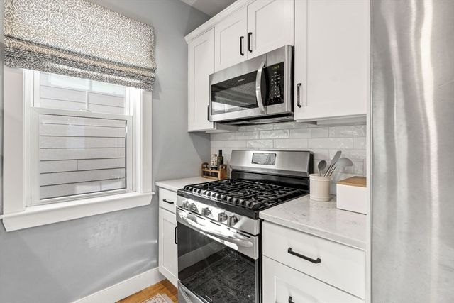 335 Maverick Street 3, Boston, MA 02128