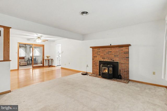 50 EISENHOWER DRIVE, Chambersburg, PA 17201