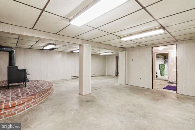 50 EISENHOWER DRIVE, Chambersburg, PA 17201