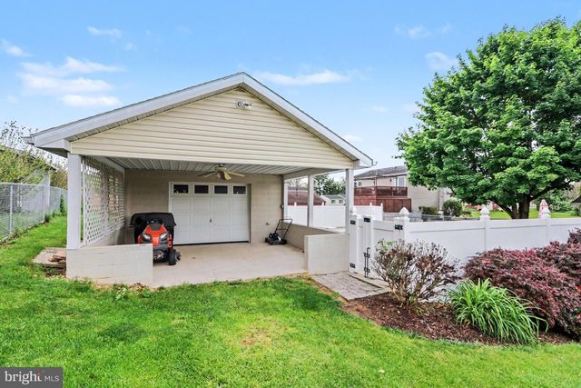 50 EISENHOWER DRIVE, Chambersburg, PA 17201