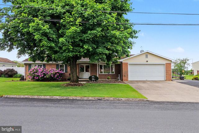 50 EISENHOWER DRIVE, Chambersburg, PA 17201