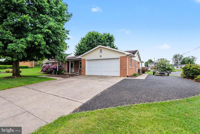 50 EISENHOWER DRIVE, Chambersburg, PA 17201
