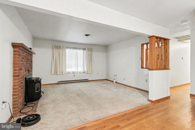 50 EISENHOWER DRIVE, Chambersburg, PA 17201