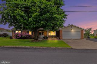 50 EISENHOWER DRIVE, Chambersburg, PA 17201