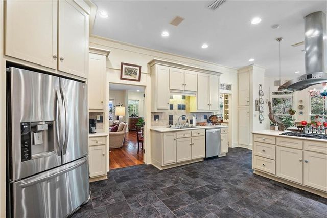 2300 Burgett Road, Mobile, AL 36605