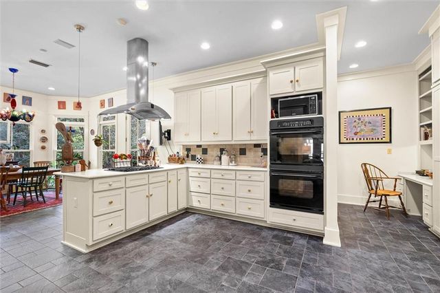 2300 Burgett Road, Mobile, AL 36605