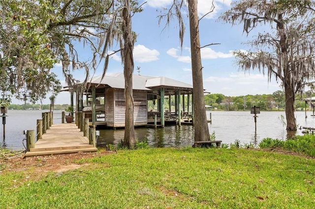 2300 Burgett Road, Mobile, AL 36605