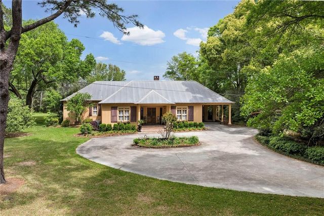 2300 Burgett Road, Mobile, AL 36605