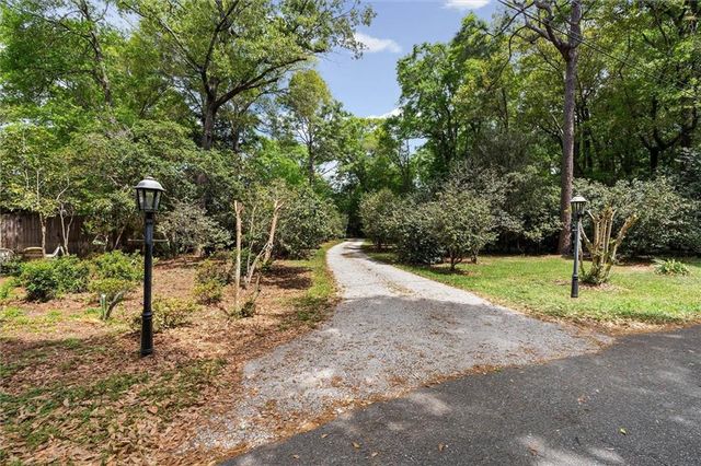 2300 Burgett Road, Mobile, AL 36605