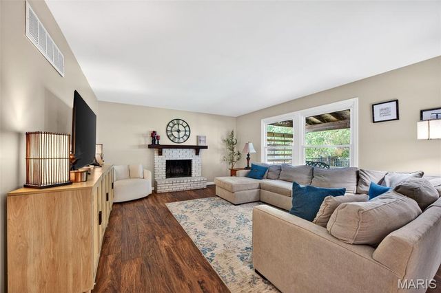 29 Atwater Drive, St Peters, MO 63376