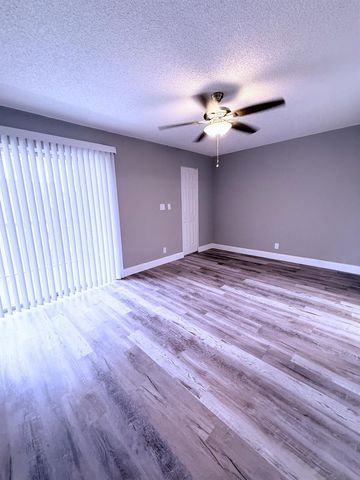 700 Village Green Court 319, Palm Springs, FL 33461