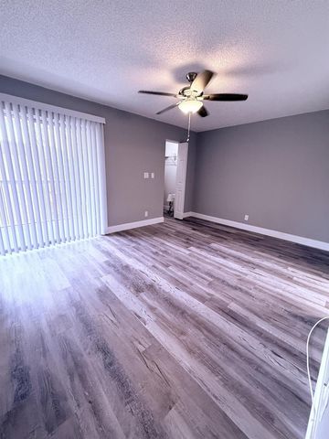 700 Village Green Court 319, Palm Springs, FL 33461