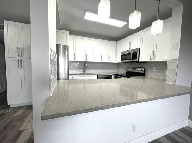 700 Village Green Court 319, Palm Springs, FL 33461