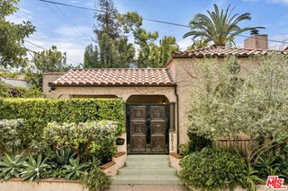 6612 Waring Avenue, Los Angeles, CA 90038