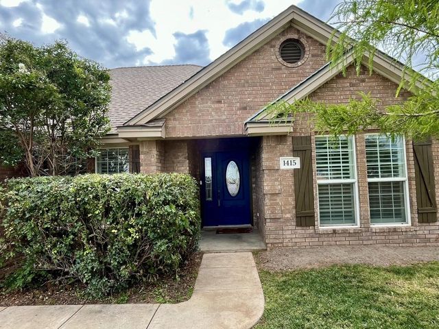 1415 Ebeling Drive, Plainview, TX 79072