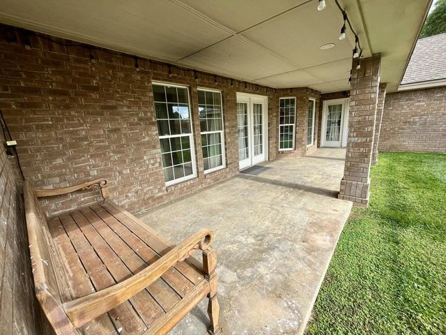 1415 Ebeling Drive, Plainview, TX 79072