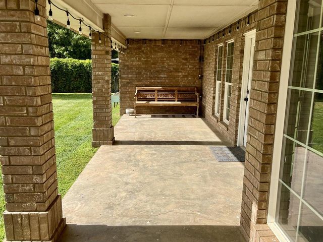 1415 Ebeling Drive, Plainview, TX 79072