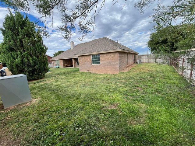 1415 Ebeling Drive, Plainview, TX 79072