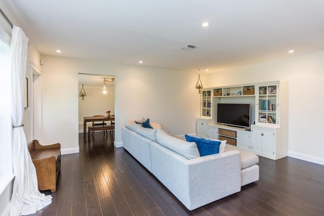 1621 NE 17TH Way, Fort Lauderdale, FL 33305
