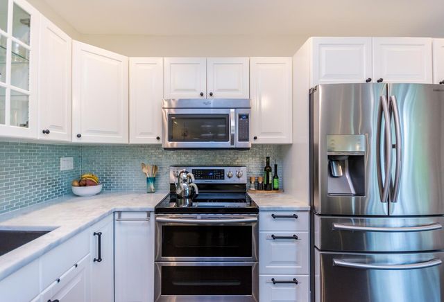 1621 NE 17TH Way, Fort Lauderdale, FL 33305
