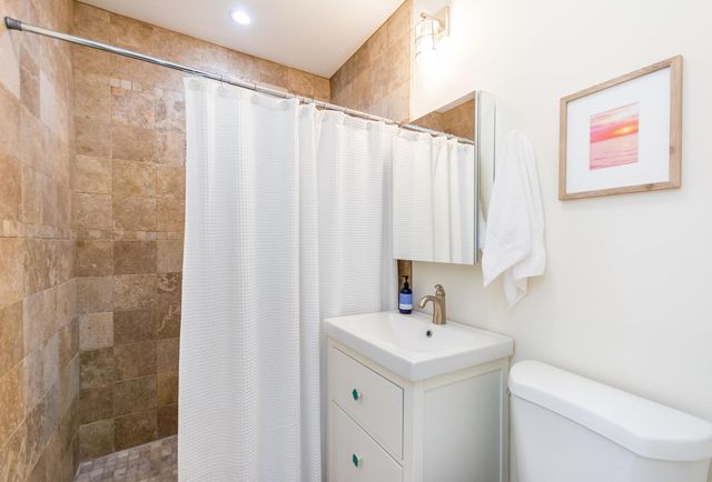 1621 NE 17TH Way, Fort Lauderdale, FL 33305