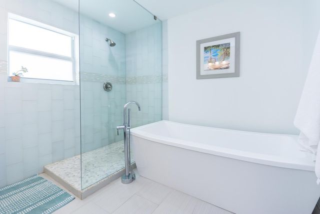 1621 NE 17TH Way, Fort Lauderdale, FL 33305