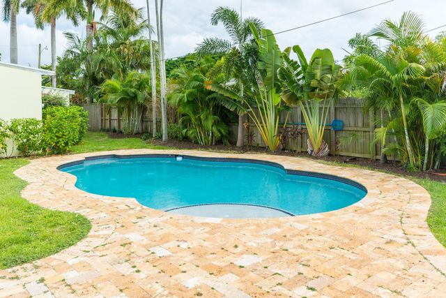 1621 NE 17TH Way, Fort Lauderdale, FL 33305