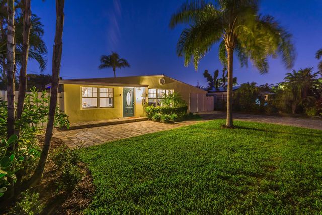 1621 NE 17TH Way, Fort Lauderdale, FL 33305