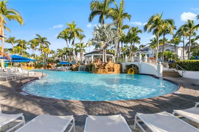 2862 Aviamar CIR, Naples, FL 34114