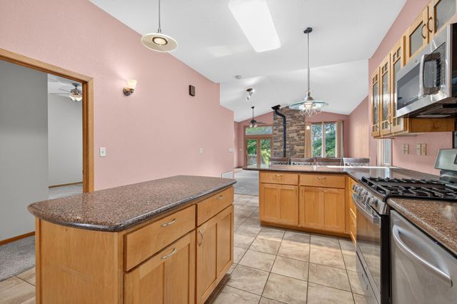 412 Hazel Street N, Saint Paul, MN 55119