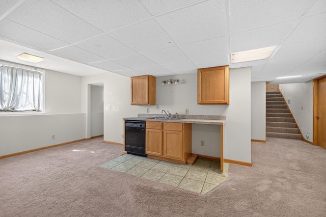 412 Hazel Street N, Saint Paul, MN 55119