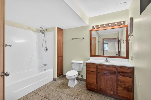 412 Hazel Street N, Saint Paul, MN 55119