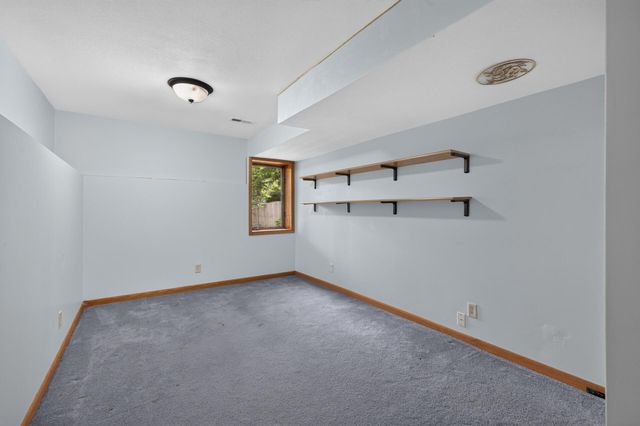 412 Hazel Street N, Saint Paul, MN 55119