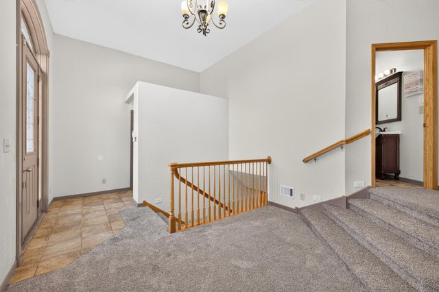 412 Hazel Street N, Saint Paul, MN 55119