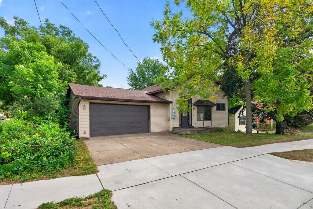 412 Hazel Street N, Saint Paul, MN 55119 — photo 2