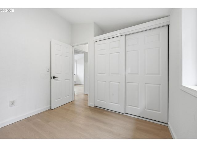 2004 Se 143RD Ave, Portland, OR 97233